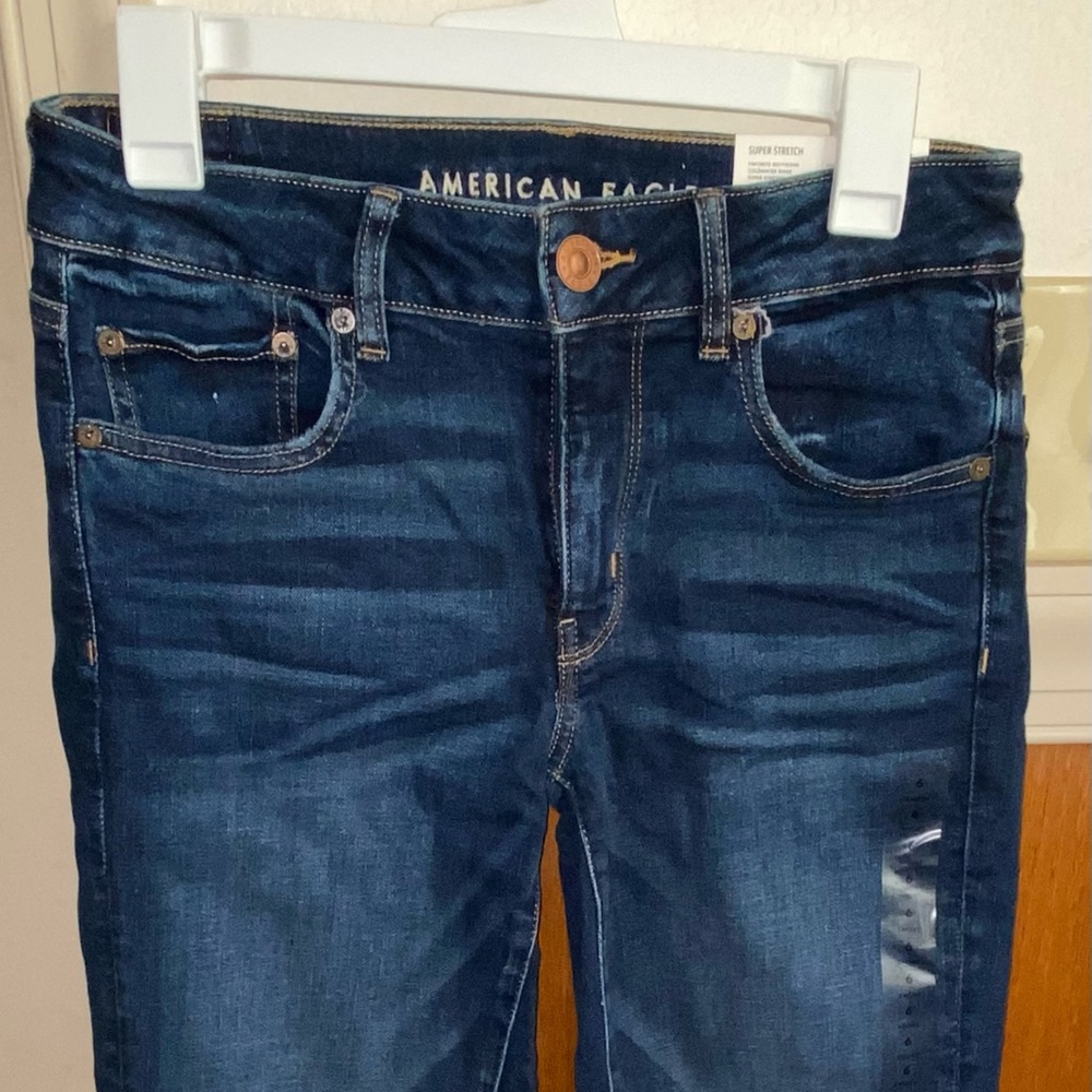 Women’s American Eagle size 6 short favorite boyfriend super stretch jeans